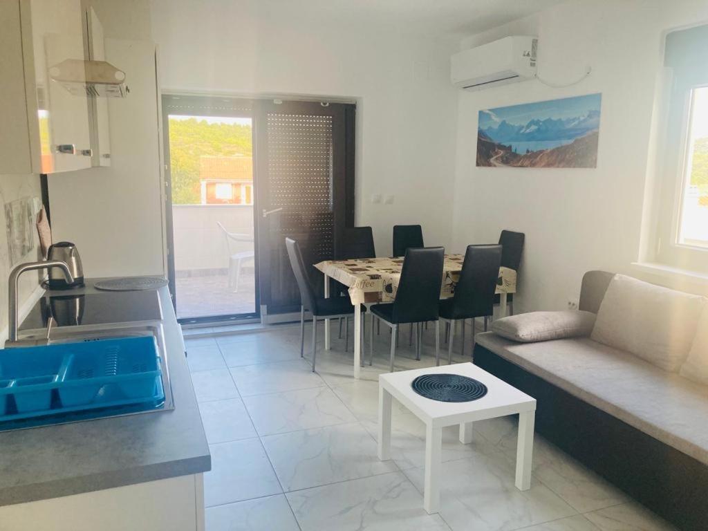 Villa Sole Тисно Экстерьер фото