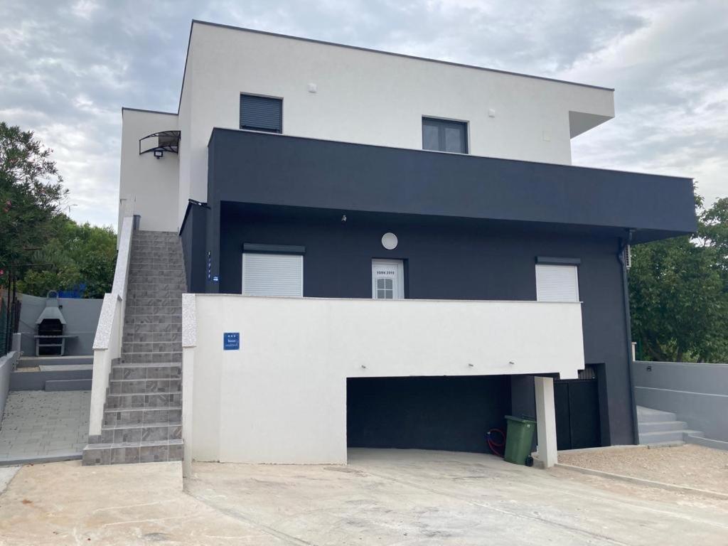 Villa Sole Тисно Экстерьер фото